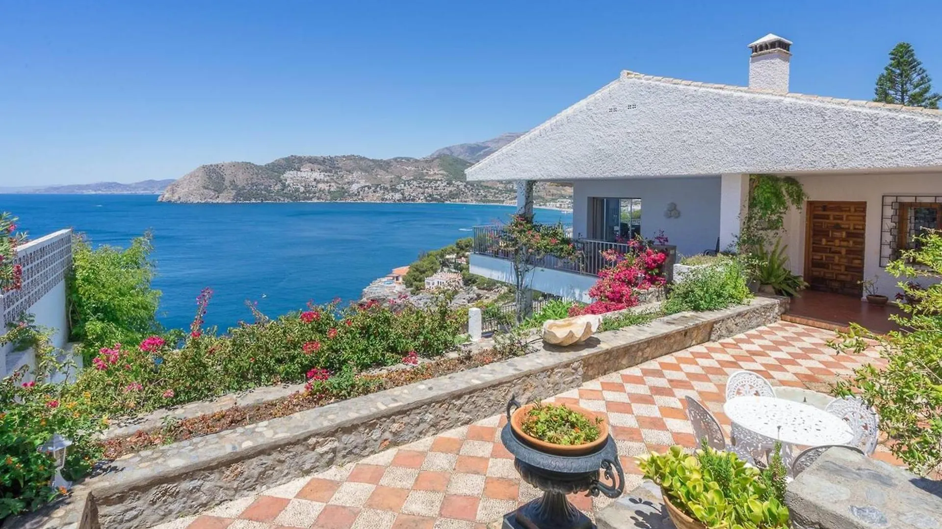 Sunny Villa With Private Pool In Almunecar La Herradura  0*, La Herradura (Granada)