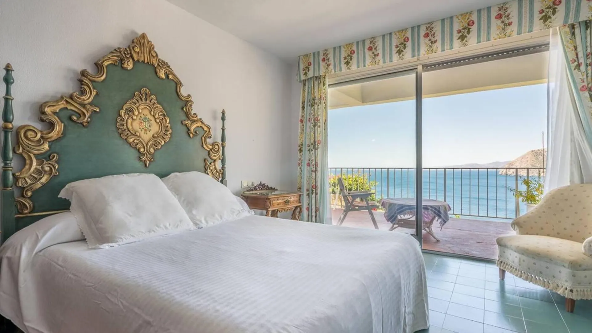 Sunny Villa With Private Pool In Almunecar La Herradura  La Herradura (Granada)